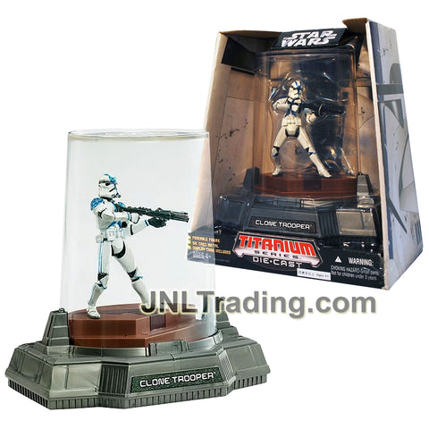 Year 2006 Star Wars Titanium Die Cast Series 4 Inch Tall Figure - CLONE TROOPER (Color Version) with Blaster Rifle and Display Case