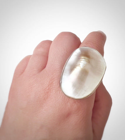 Adjustable Large Oval Mother of Pearl Natural Statement Shell Ring Handcraft O2