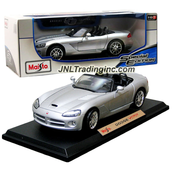 Maisto Special Edition Series 1:18 Scale Die Cast Car Set - Silver
