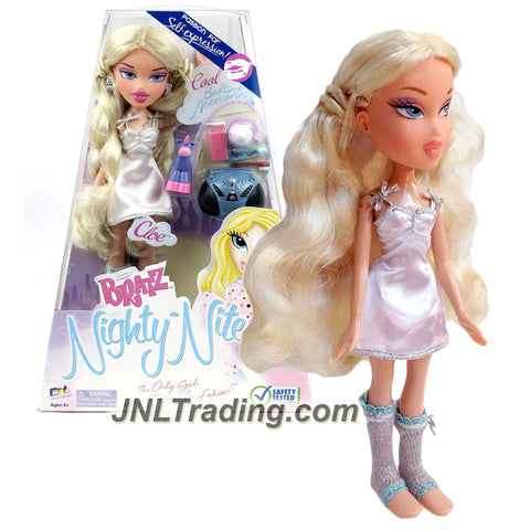 MGA Entertainment Bratz Nighty Nite Series 10 Inch Doll - CLOE in White Pajama Dress with Unicorn Toy, Radio Boom Box and Cool Bedtime Accessories