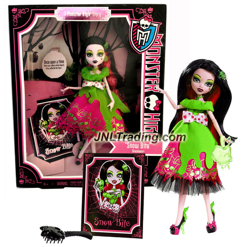 Mattel Year 2012 Monster High Once Upon a Time Story Series 11 Inch Doll - Draculaura as SNOW BITE with Green Apple Purse, Hairbrush and Cover Shot