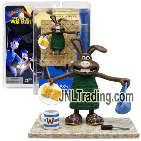 Year 2005 McFarlane Toys Wallace & Gromit The Curse of the Were-Rabbit 4 Inch Figure - HUTCH with Blue Cap, Cheese Plate, Mug, Ladle and Display Base