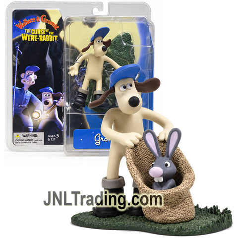 Year 2005 McFarlane Toys Wallace & Gromit The Curse of the Were-Rabbit 5 Inch Figure - GROMIT with Rabbit in Sack and Display Base