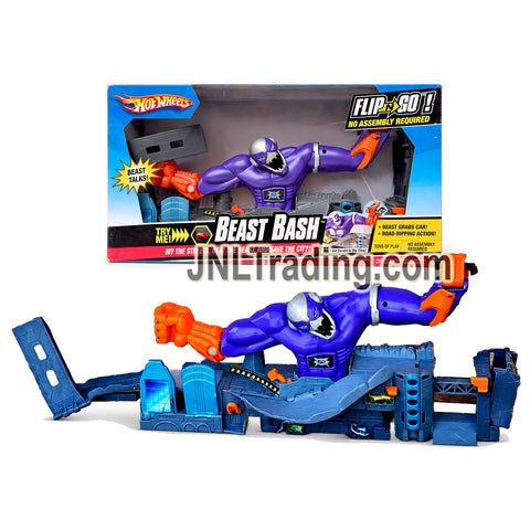 Year 2007 Hot Wheels Flip N Go! Talking Monster Electronic Playset BEAST BASH L8969 with Car Elevator and Launch Ramp