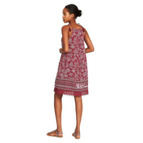 old navy womens summer dresses Casual sweetheart neckline wide straps diagonal hip pockets hidden pockets smocked back seamed waist fitted at top with a flared skirt hits at thigh models are approx NWT Old Navy High-Neck Tie-Strap