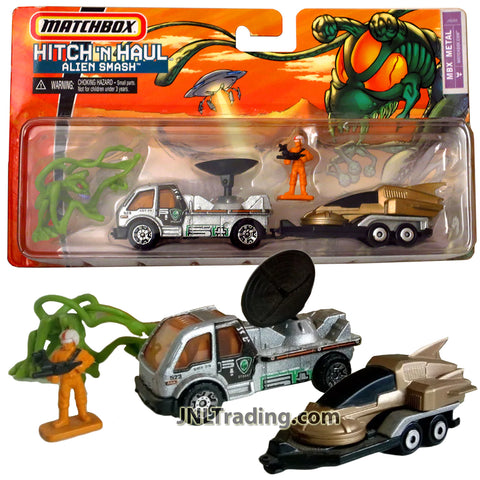 Year 2006 Matchbox Hitch 'N Haul 1:64 Scale Die Cast Set - ALIEN SMASH with Radar Truck, UFO, Science Guy, Flatbed Trailer and Angry Alien