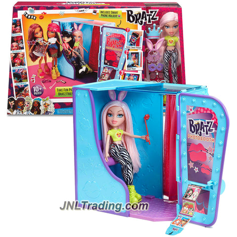MGA Entertainment Year 2015 Bratz #SELFIESNAPS Series 10 Inch Doll Set - PHOTOBOOTH with Smart Phone Holder, Cloe Doll and 8 Photo Accessories