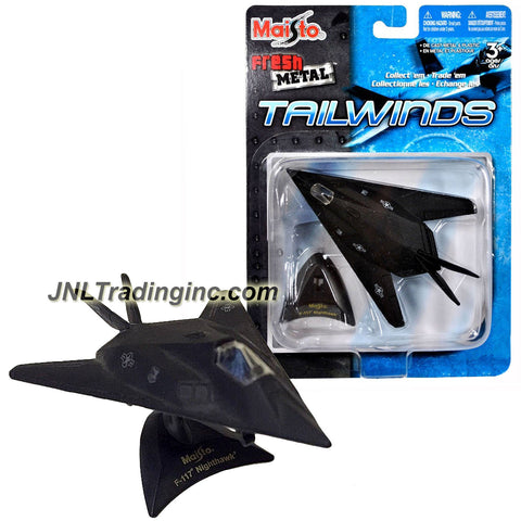 Maisto Fresh Metal Tailwinds 1:150 Scale Die Cast Military Aircraft - U.S. Air Force Stealth Jet F-117 Nighthawk with Base (Dim:3-1/2" x 5-1/4" x 1")