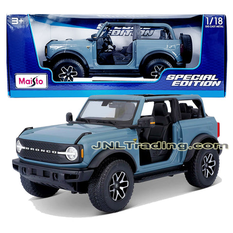 Maisto Special Edition Series 1:18 Scale Die Cast Car Set - Blue Sport Utility Vehicle SUV 2021 FORD BRONCO BADLANDS