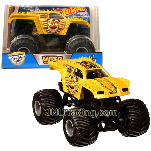 Hot Wheels Year 2017 Monster Jam 1:24 Scale Die Cast Metal Body Official Monster Truck Series - Gold Color Maximum Destruction MAX-D DWN90 with Monster Tires, Working Suspension and 4 Wheel Steering