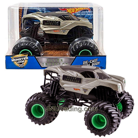 Hot Wheels Year 2017 Monster Jam 1:24 Scale Die Cast Metal Body Official Truck - ALIEN INVASION DWN88 with Monster Tires, Working Suspension and 4 Wheel Steering